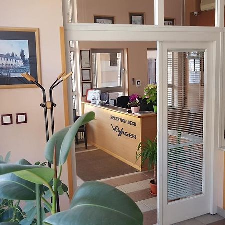 Voyager Bed & Breakfast Novi Sad Buitenkant foto