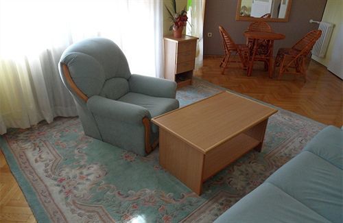 Voyager Bed & Breakfast Novi Sad Buitenkant foto