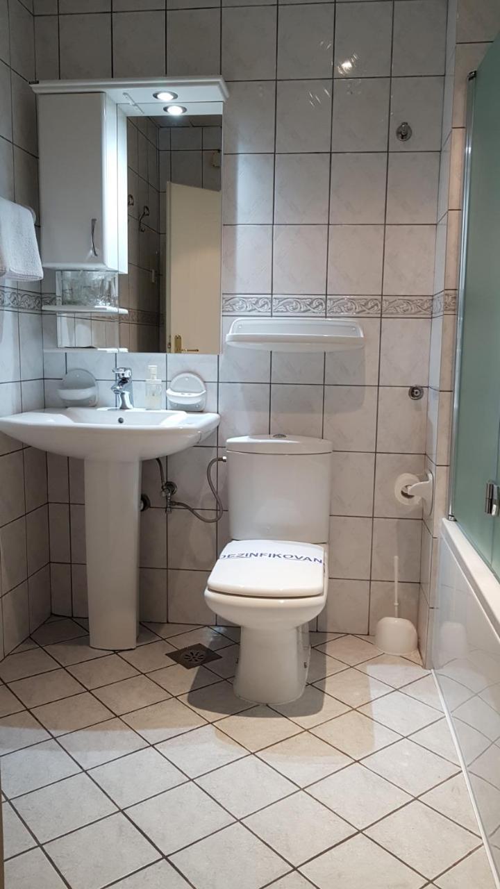 Voyager Bed & Breakfast Novi Sad Buitenkant foto