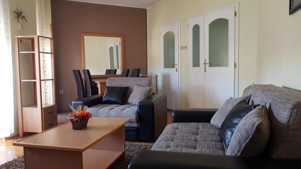 Voyager Bed & Breakfast Novi Sad Buitenkant foto