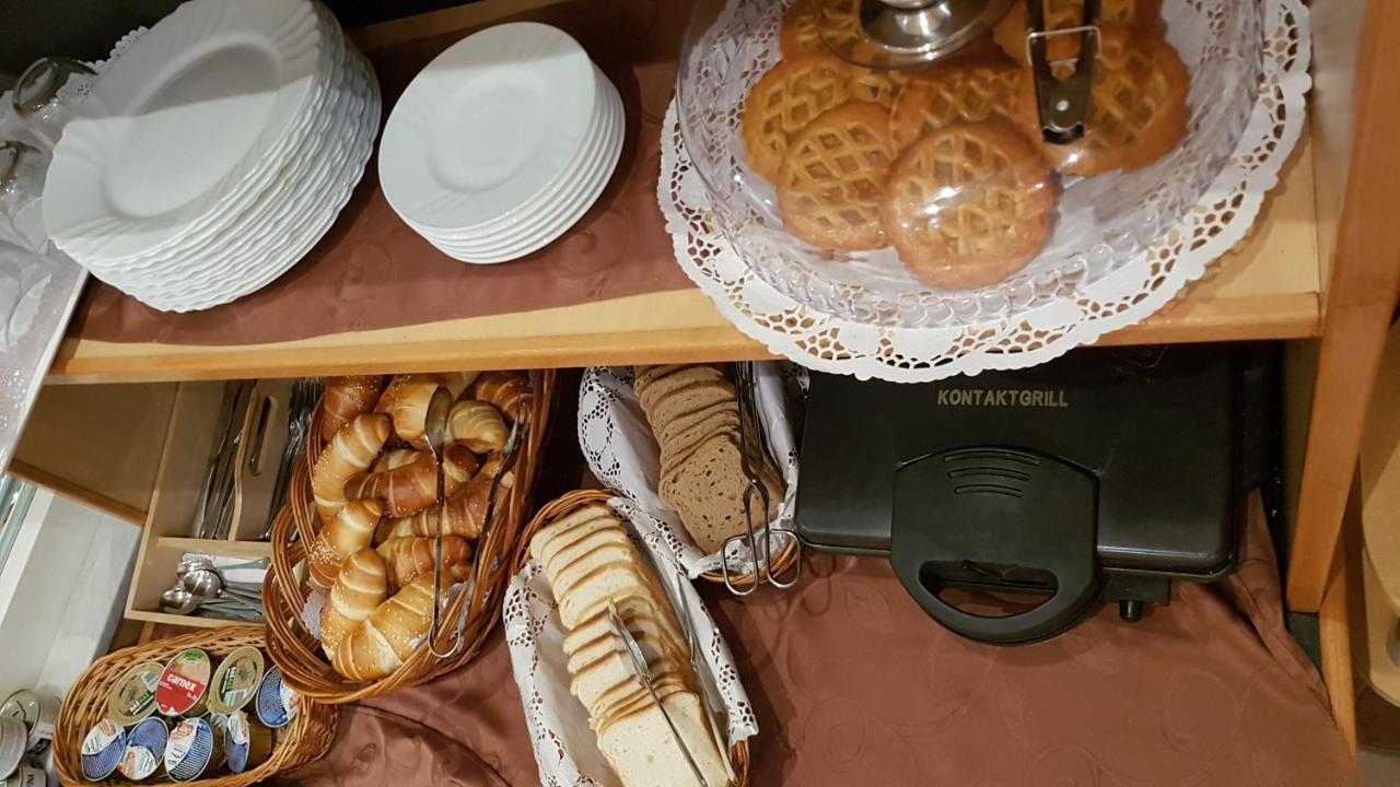 Voyager Bed & Breakfast Novi Sad Buitenkant foto