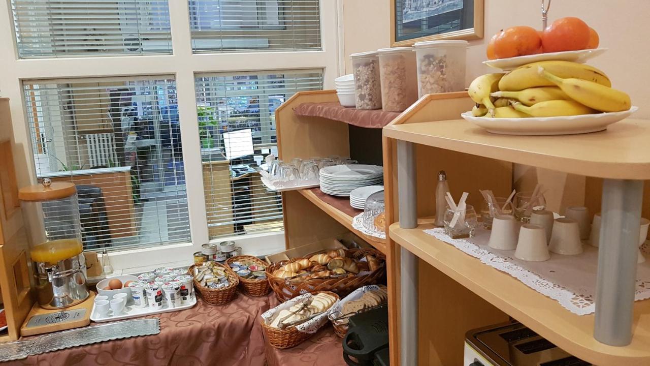 Voyager Bed & Breakfast Novi Sad Buitenkant foto